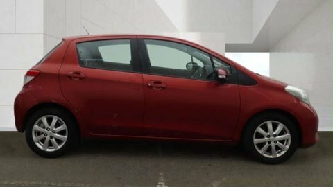 Toyota Yaris 1.3 Yaris Tr Red #5