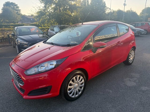 Ford Fiesta 1.25 Style Hatchback Euro 5 60 SJ15BMV Red #2