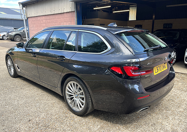 BMW 5 Series Xdrive Se Mht Touring LB70UHG Grey #4
