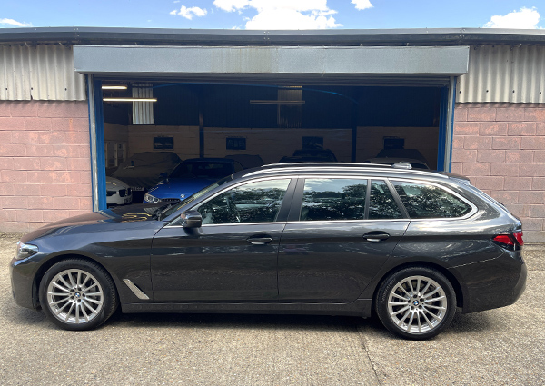 BMW 5 Series Xdrive Se Mht Touring LB70UHG Grey #5