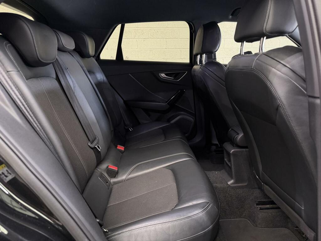 Audi Q2 Black Edition Black #5