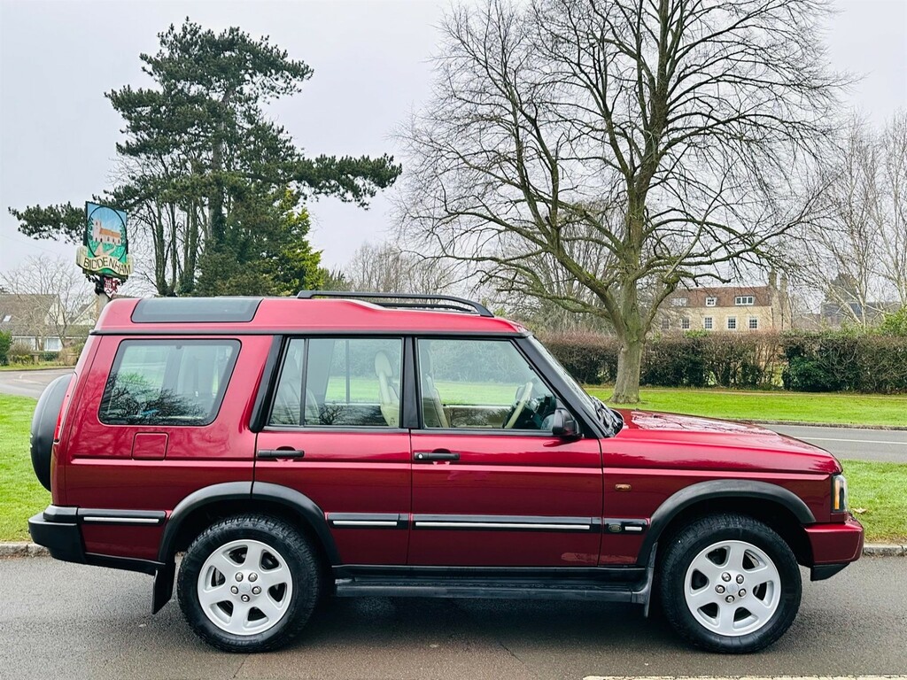 Land Rover Discovery 2.5 Td5 Es Premium 7 Seats Red #2