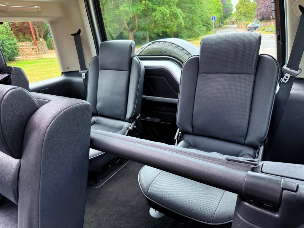 Land Rover Discovery 2.5 Td5 Es Premium 7 Seats  #53