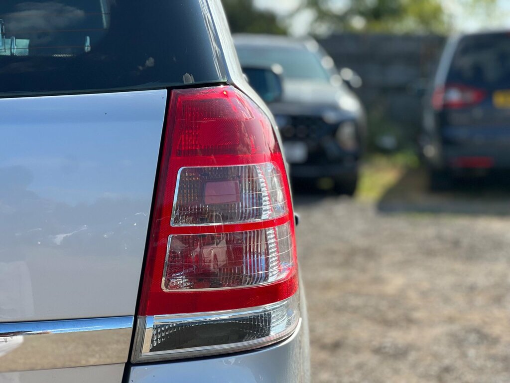 Vauxhall Zafira 7 Seater 1.6 Design Silver #23