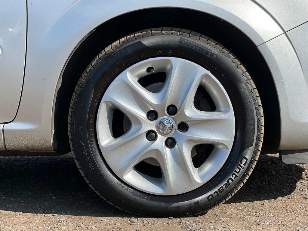 Vauxhall Zafira 7 Seater 1.6 Design Silver #13