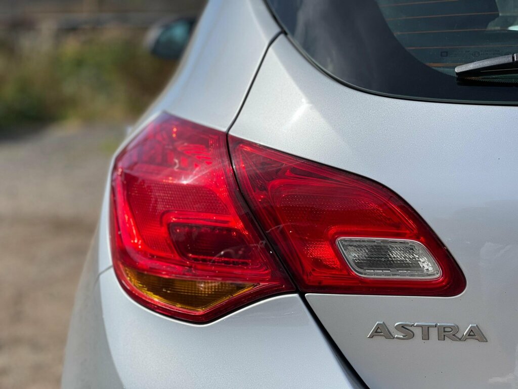 Vauxhall Astra 1.4T Sri Coupe Euro 5 Ss 140 Black #19