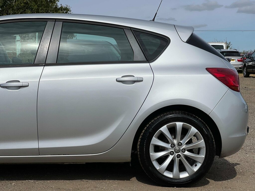 Vauxhall Astra 1.4T Sri Coupe Euro 5 Ss 140 Black #16