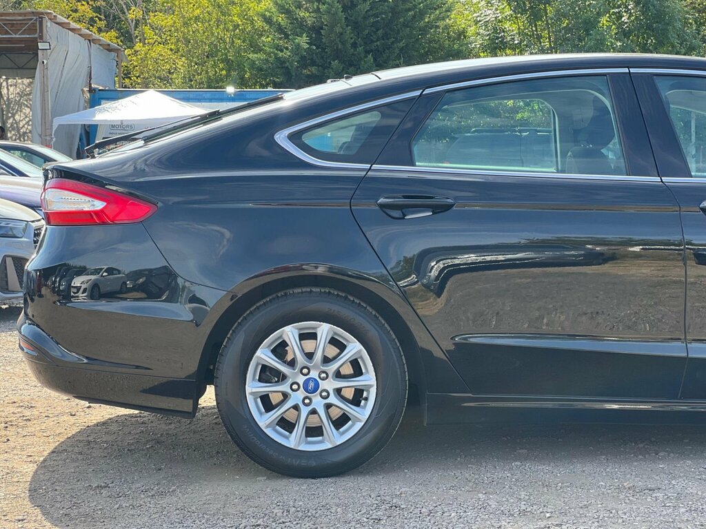 Ford Mondeo Ford Mondeo 6616 2.0 Tdci 180Ps Vignale Estate Red #12
