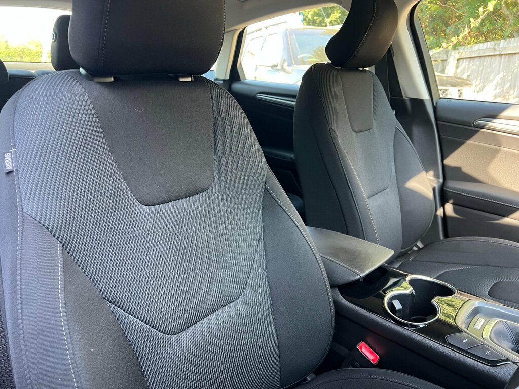 Ford Mondeo Ford Mondeo 6616 2.0 Tdci 180Ps Vignale Estate Red #27