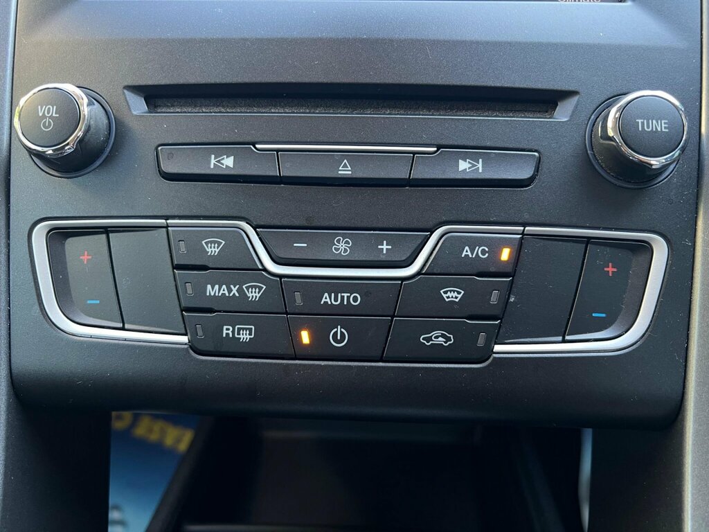 Ford Mondeo Ford Mondeo 6616 2.0 Tdci 180Ps Vignale Estate Red #51