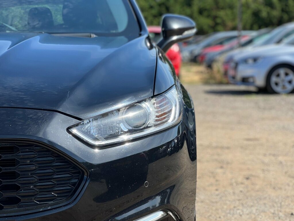 Ford Mondeo Ford Mondeo 6616 2.0 Tdci 180Ps Vignale Estate Red #21