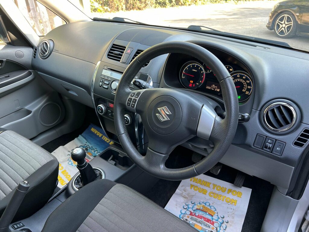 Suzuki SX4 Hatchback White #23