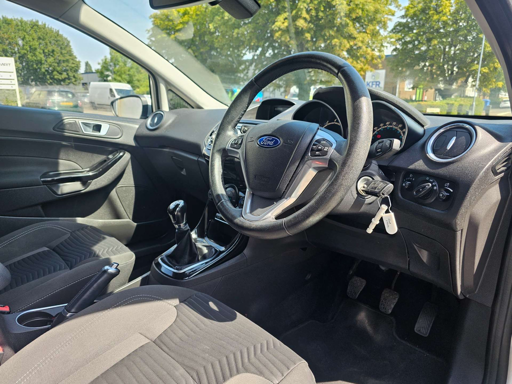 Ford Fiesta Titanium  #3