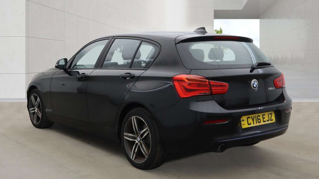 BMW 1 Series 1.5 118I Sport Euro 6 Ss Red #3
