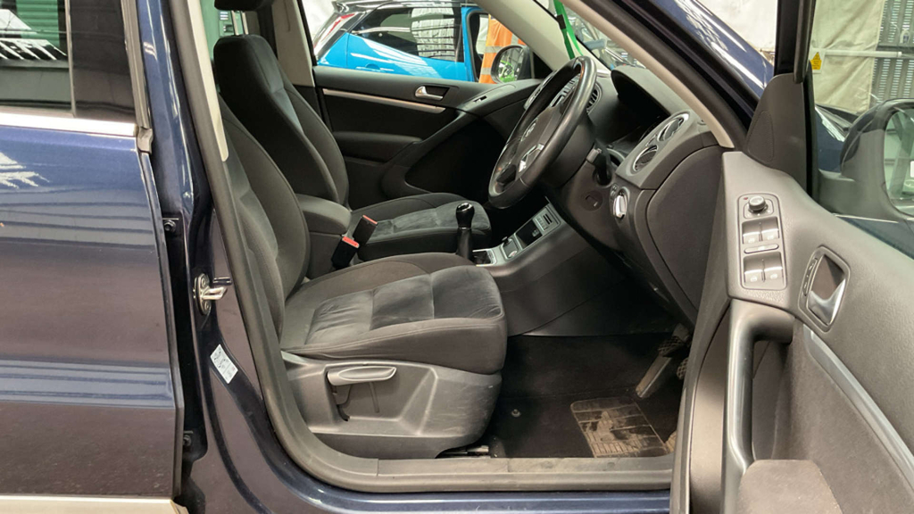 Volkswagen Tiguan Tiguan 2.0 Tdi 150 R-line Dsg White #9