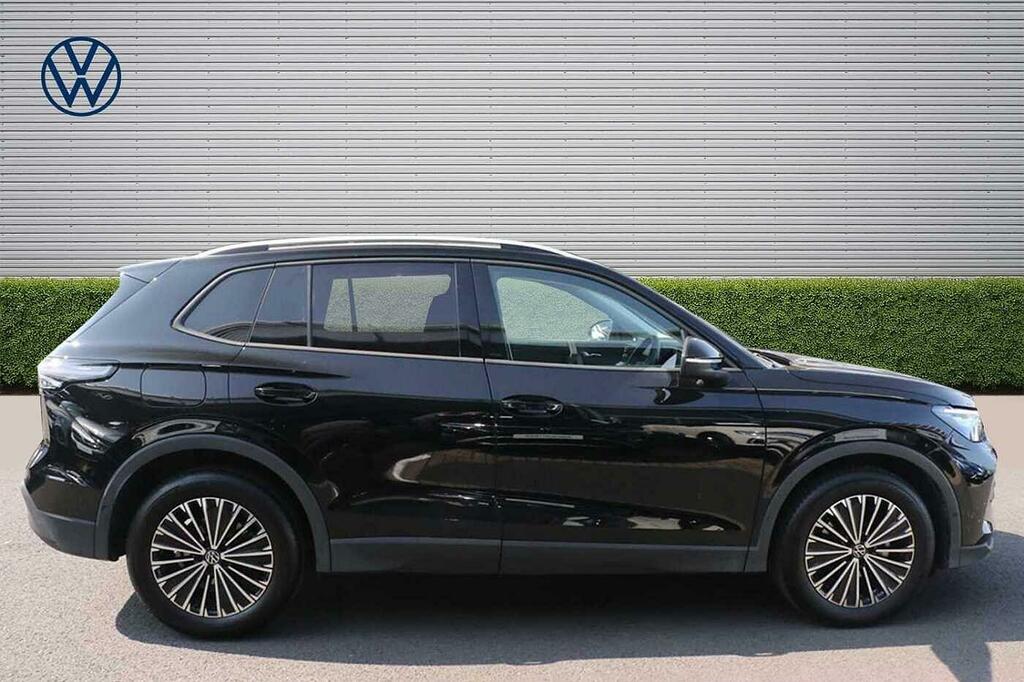 Volkswagen Tiguan 1.5 Etsi 150 Match Dsg SD75CUA Black #4
