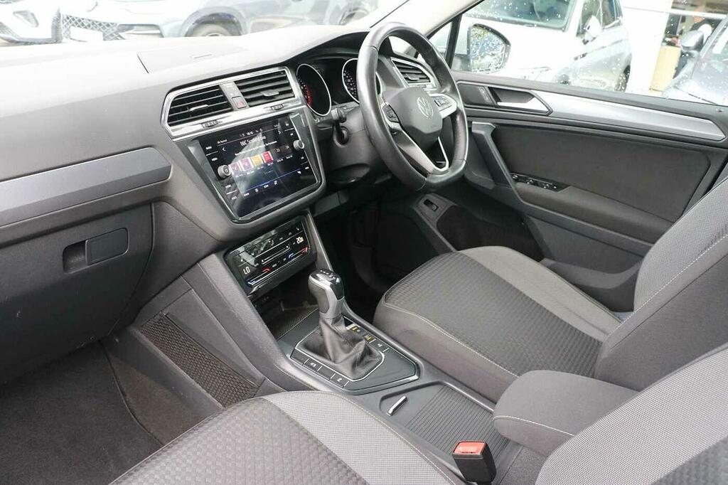 Volkswagen Tiguan 1.5 Tsi 150 Active Dsg SE21JFJ Silver #2