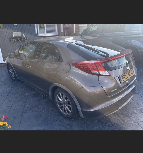 Honda Civic 1.8 I-vtec Es-t Hatchback Brown #3