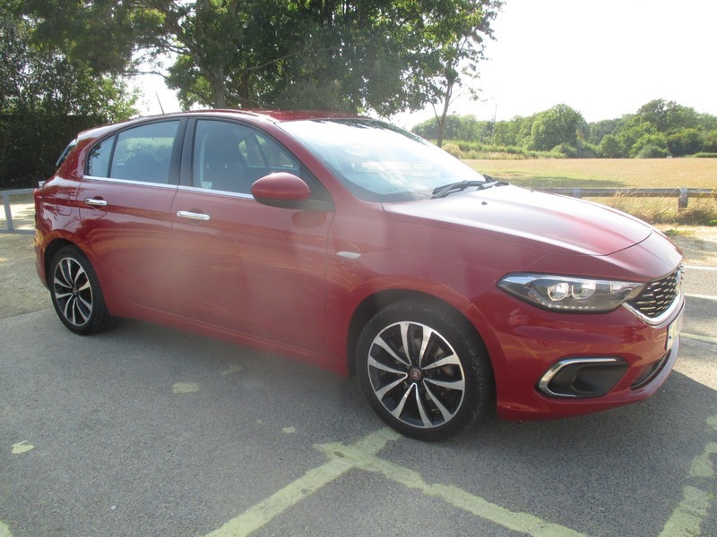 Fiat Tipo Lounge Red #2