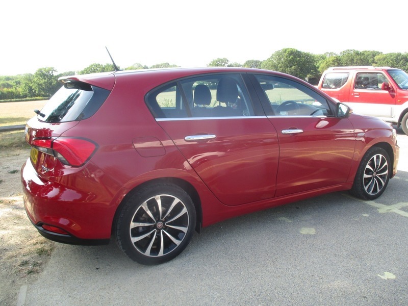 Fiat Tipo Lounge Red #6