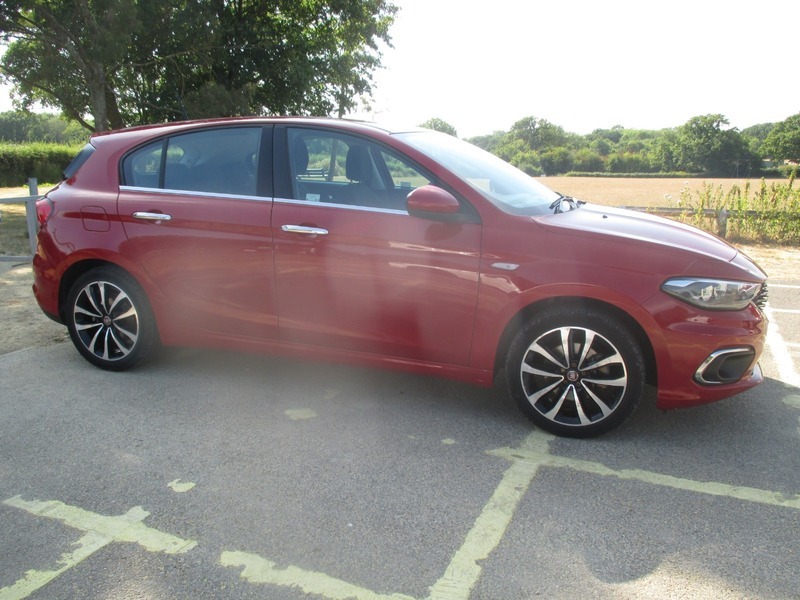 Fiat Tipo Lounge Red #3