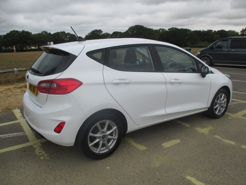 Ford Fiesta Zetec White #6