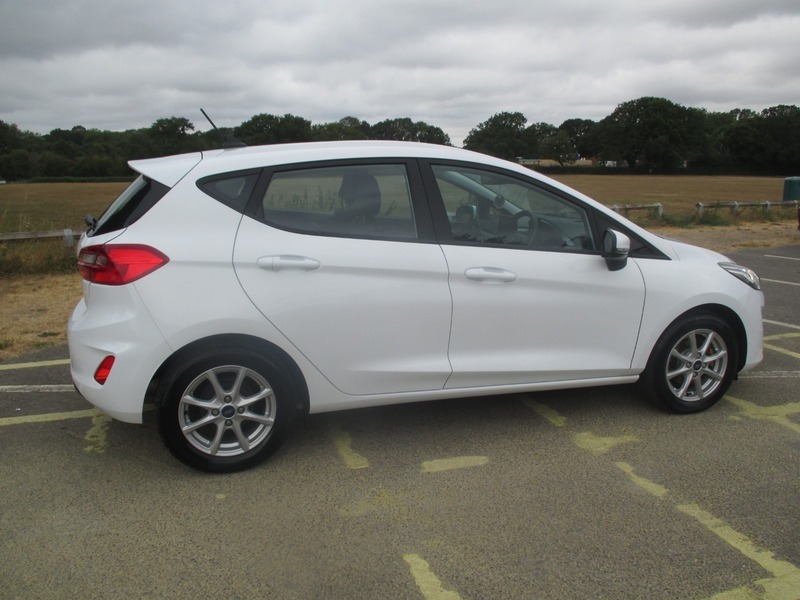 Ford Fiesta Zetec White #5