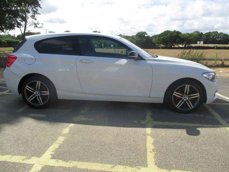 BMW 1 Series 118I Sport White #4
