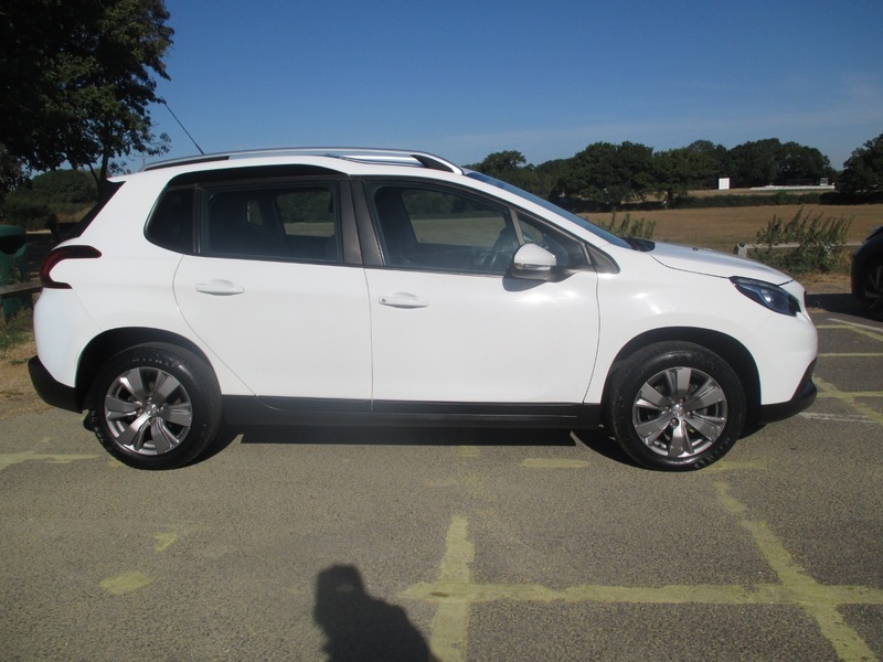 Peugeot 2008 Blue Hdi Active White #4