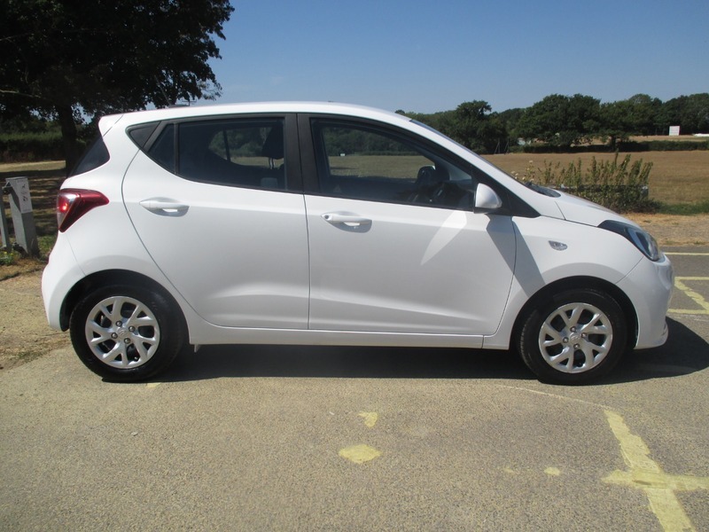 Hyundai I10 Se White #4