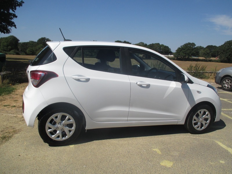 Hyundai I10 Se White #5