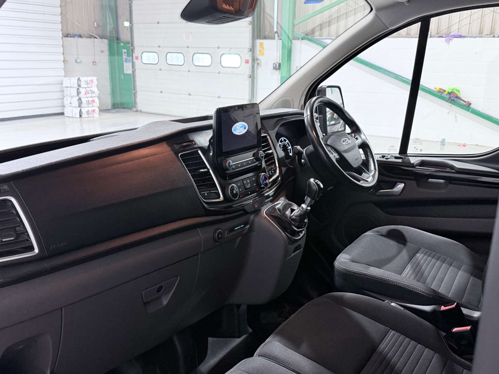 Ford Transit Custom 300 Limited Ecoblue YV21LYT #3