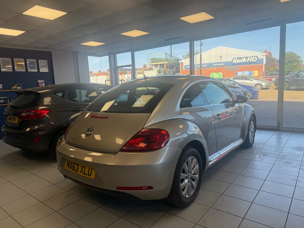Volkswagen Beetle 1.6 Tdi Bluemotion Tech Design Hatchback Diese Silver #2