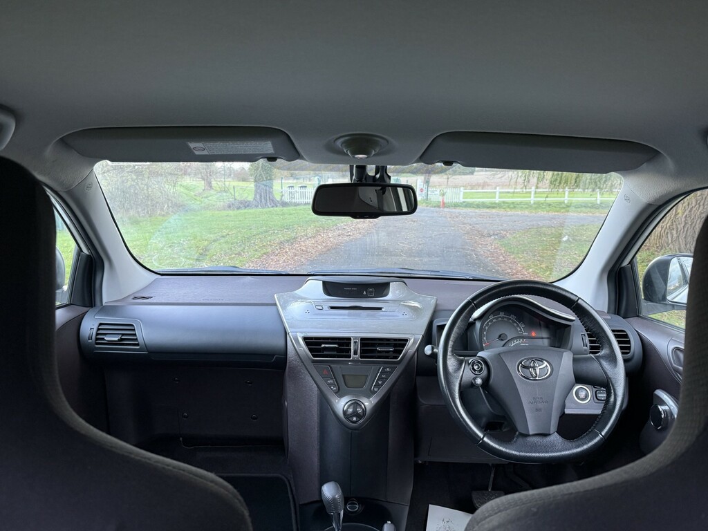 Toyota IQ 1.3 Dual Vvt-i 3 MF10OBN White #4