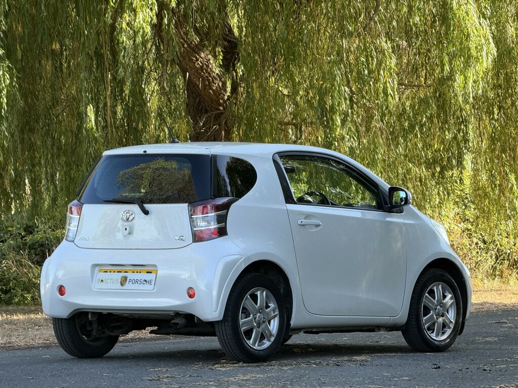 Toyota IQ 1.0 Vvt-i White #2