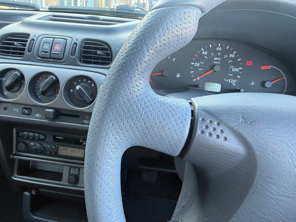 Nissan Micra 1.4 16V Twister Hatchback 147 G Silver