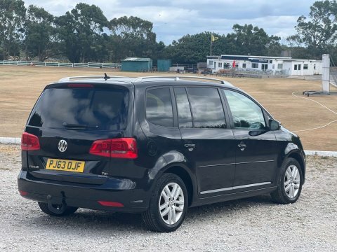 Volkswagen Touran 1.6 Touran Se PJ63OJF Black #4