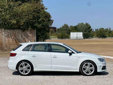 Audi A3 1.4 A3 Sportback KR64JSY White #3