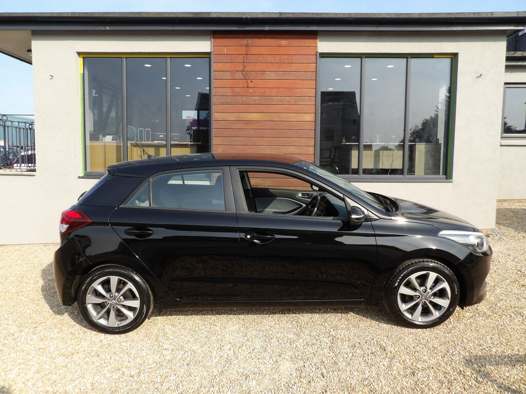 Hyundai I20 Hatchback 1.2 Se 35 Road Tax Black #2