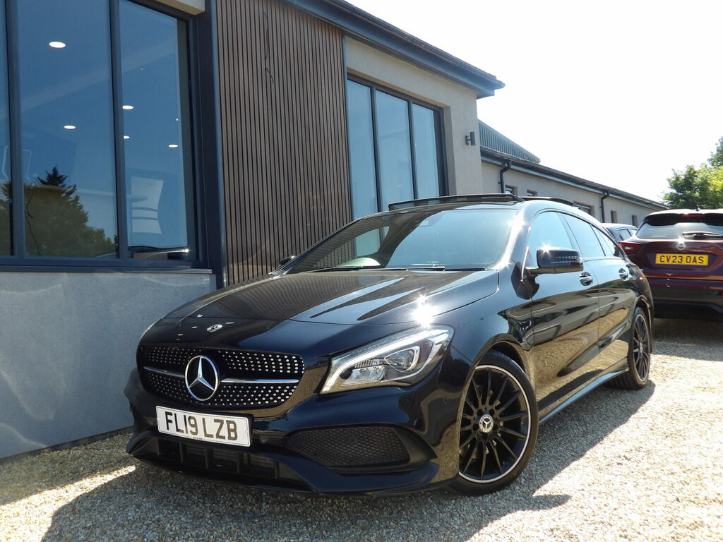 Mercedes-Benz CLA Class 220D Amg Line Night Edition 4Matic Shooting Black