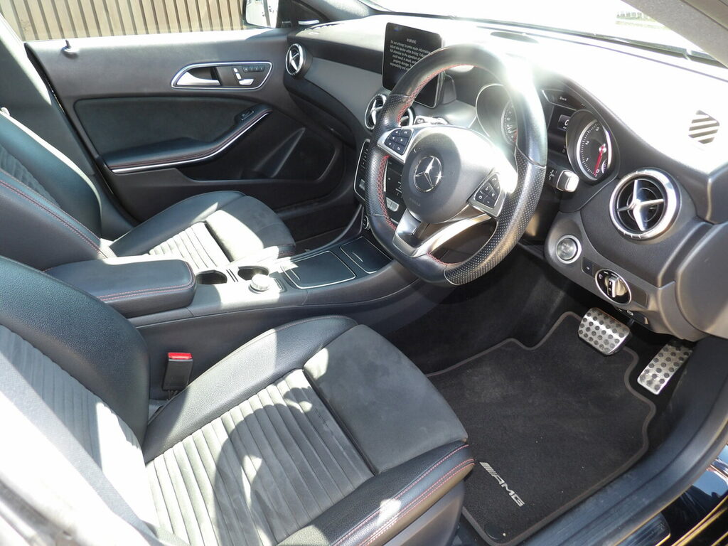 Mercedes-Benz CLA Class 1.6 Cla180 Amg Line Edition Coupe Manua White #11