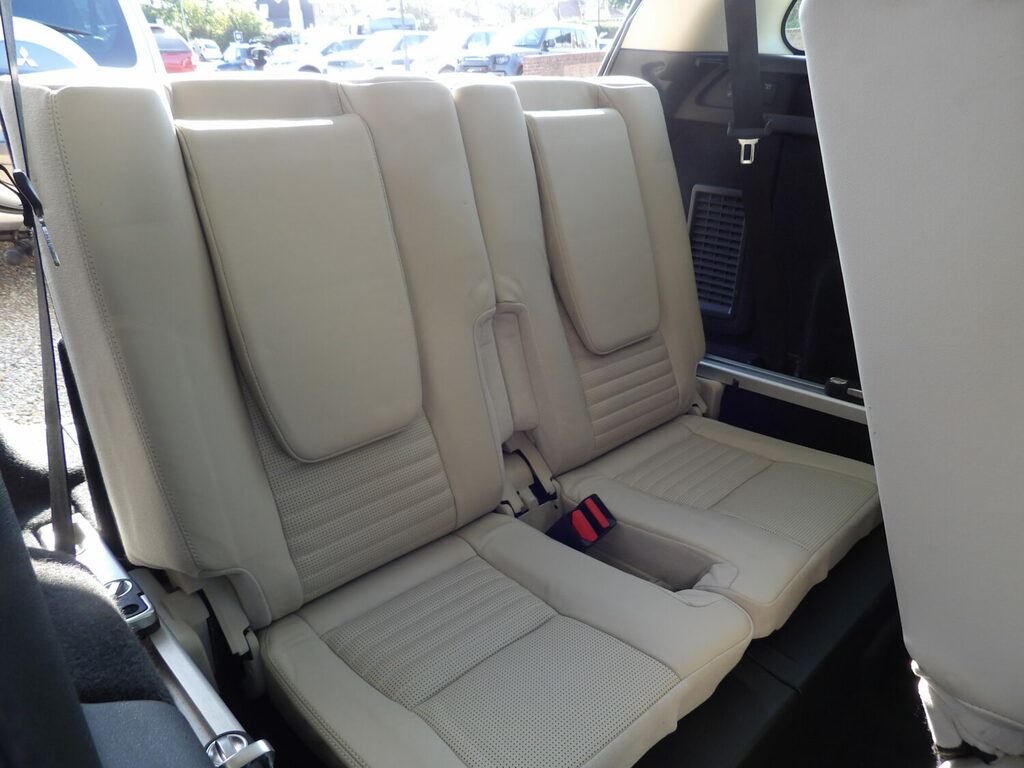 Land Rover Discovery Sport Sd4 Hse Luxury Black #18