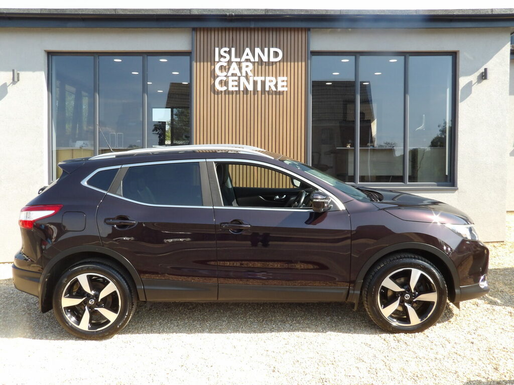 Nissan Qashqai 1.2 Dig-t Acenta 2Wd Euro 5 Ss Black #1