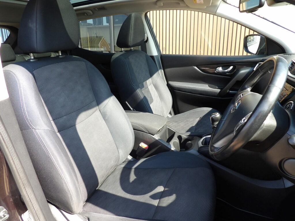 Nissan Qashqai 1.2 Dig-t Acenta 2Wd Euro 5 Ss Black #14