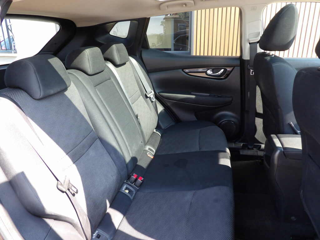 Nissan Qashqai 1.2 Dig-t Acenta 2Wd Euro 5 Ss Black #15