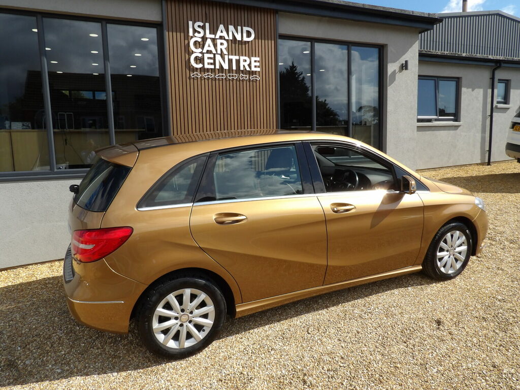 Mercedes-Benz B Class Hatchback B180 Blueefficiency Se WU62XVE Beige #6