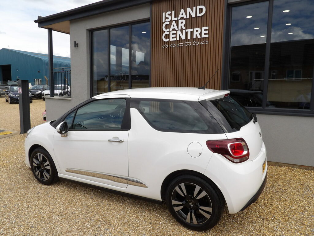 DS DS 3 Hatchback 1.2 Puretech 82 Chic White #4