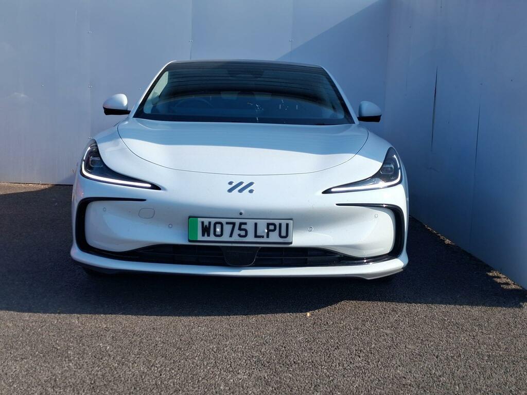 MG IM5 75Kwh Standard Range Saloon WO75LPU White #2