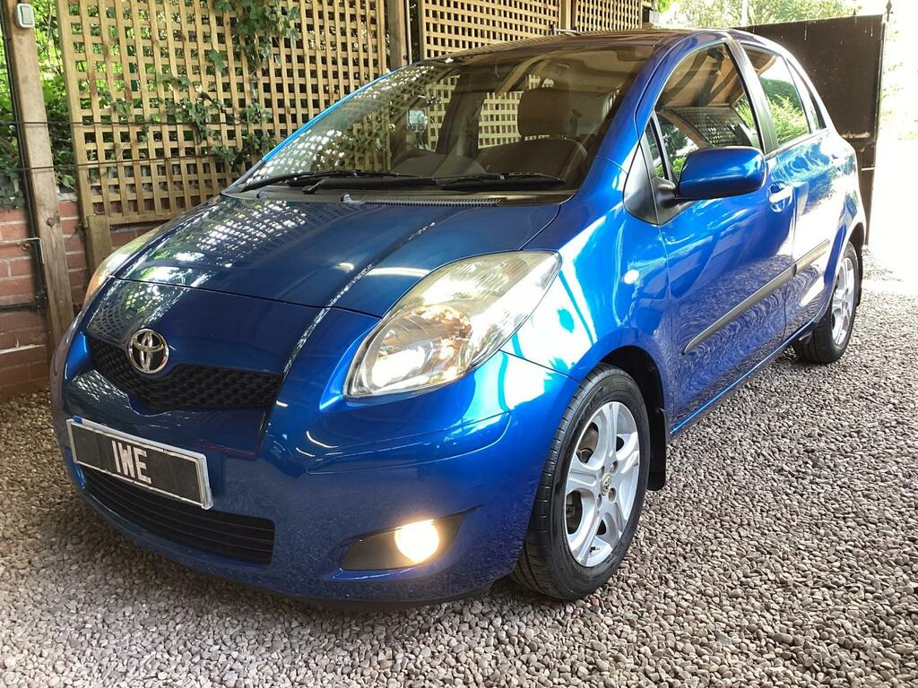 Toyota Yaris Vvt-i Tr Full Service Red #1