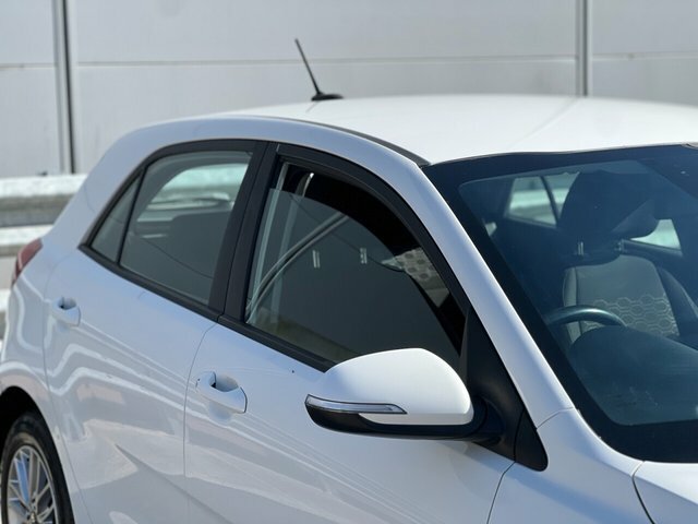 Kia RIO 2017 1.0 T-gdi 2 Hatchback Euro White #2